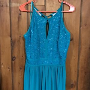 David’s Bridal Lacey Keyhole BridesMaid/Prom Gown